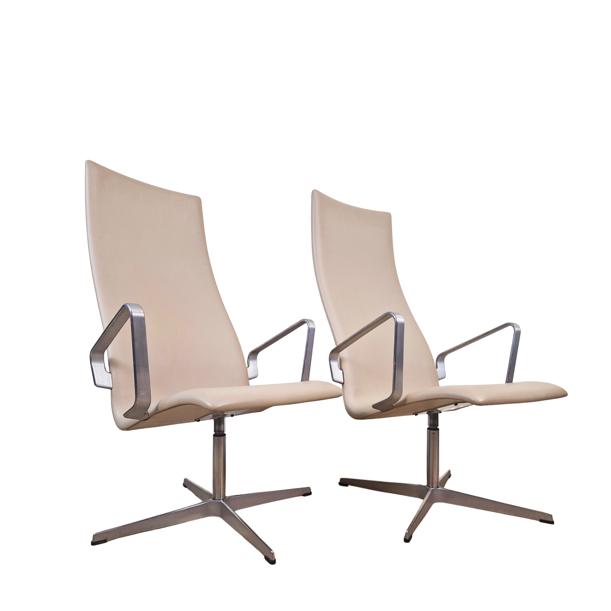 Arne Jacobsen for Fritz Hansen Oxford Highback Swivel Chairs